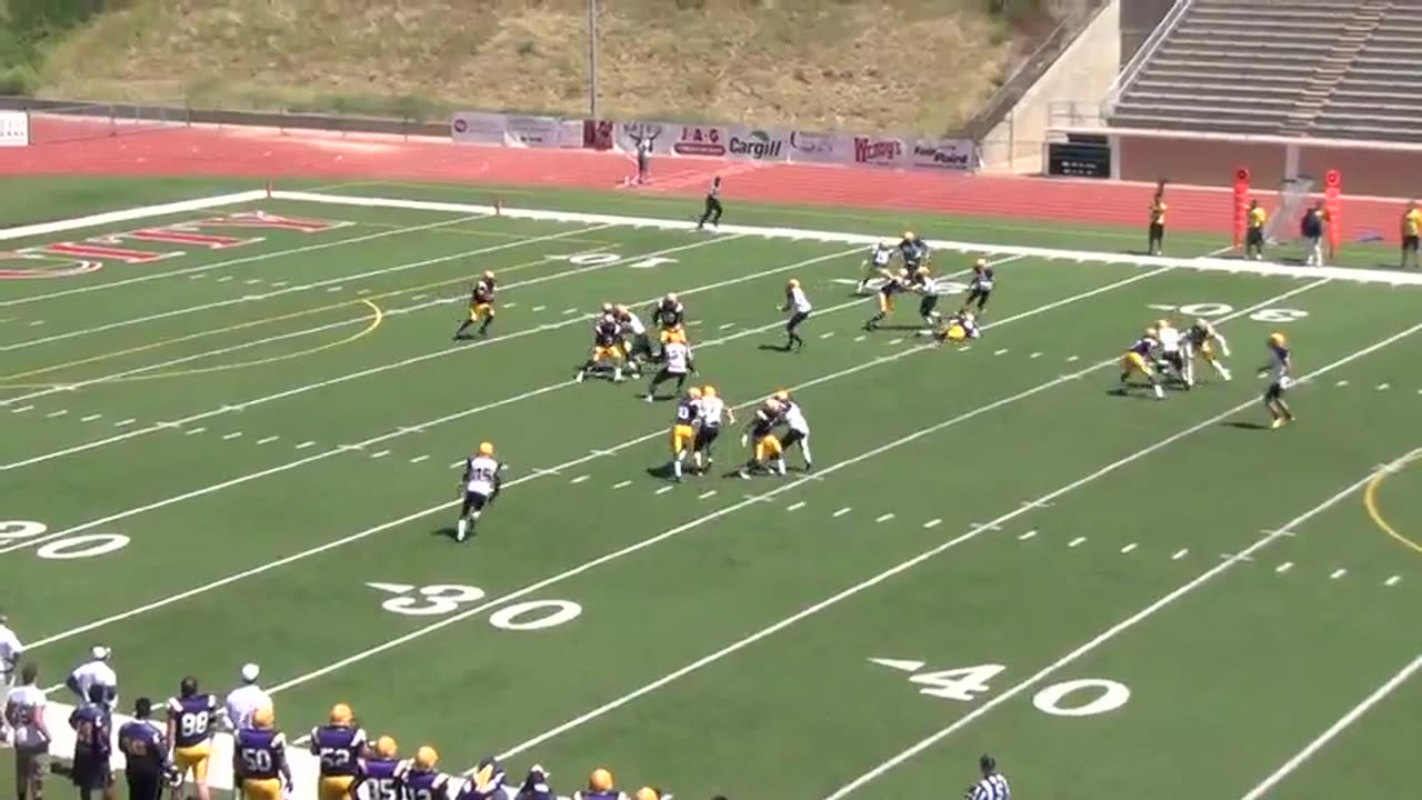 vs. Dodge City Community College Mens Varsity Football Dontrell